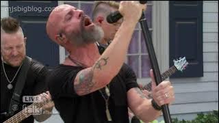Chris Daughtry and Ban Perform single 