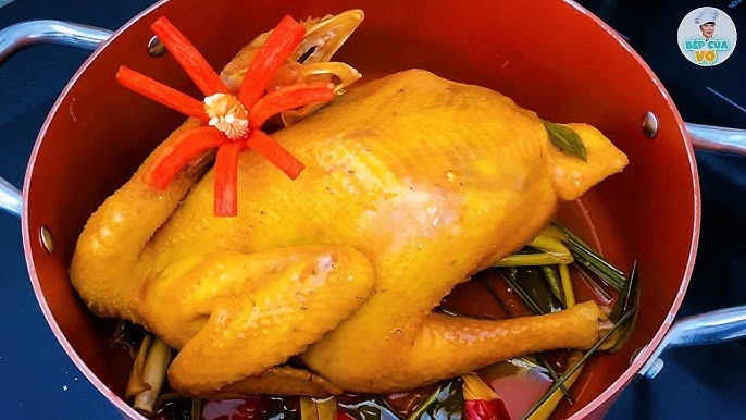 Thưởng Thức và Trình Bày Món Gà Hấp Mắm Nhĩ