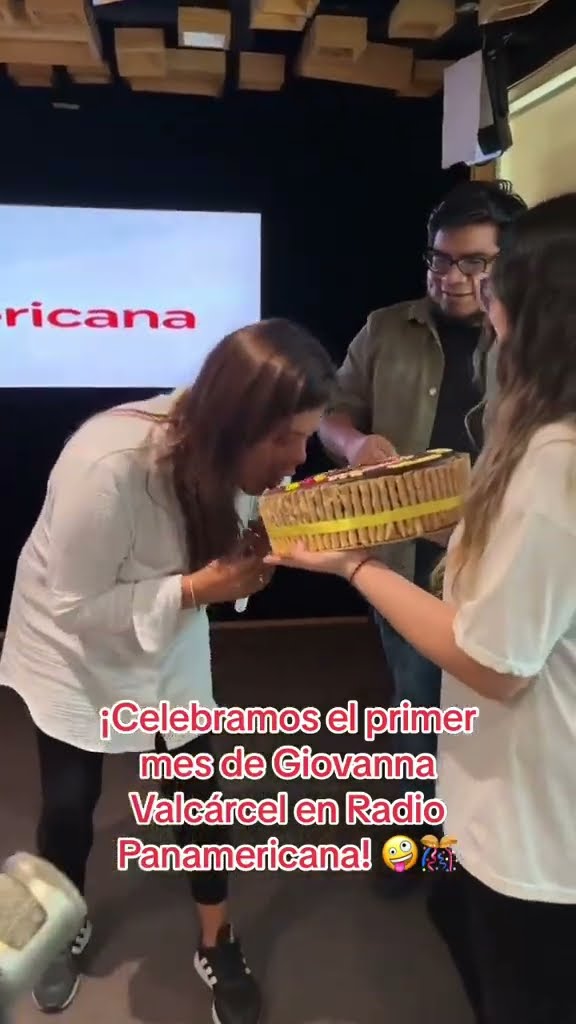 ¡Celebramos el primer mes de @Giovanna Valcarcel Oficial en Radio Panamericana!