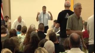 090812 CARRIAGE HILLS HOMEOWNERS MEETING GETS HEATED