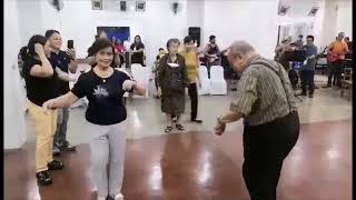 LOOK! A 90-YEAR OLD DOING THE "AMENUDO" DANCE (Only in BKI)