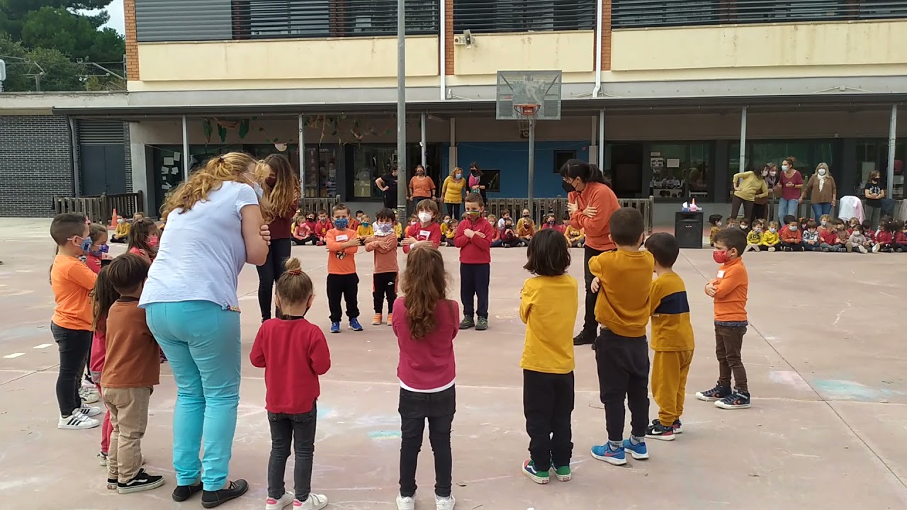 Les castanyes peten-peten. P4. Castanyada 2021 a l'Escola Elisa Badia