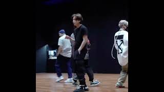 [V Focus] 'Butter' dance practice
