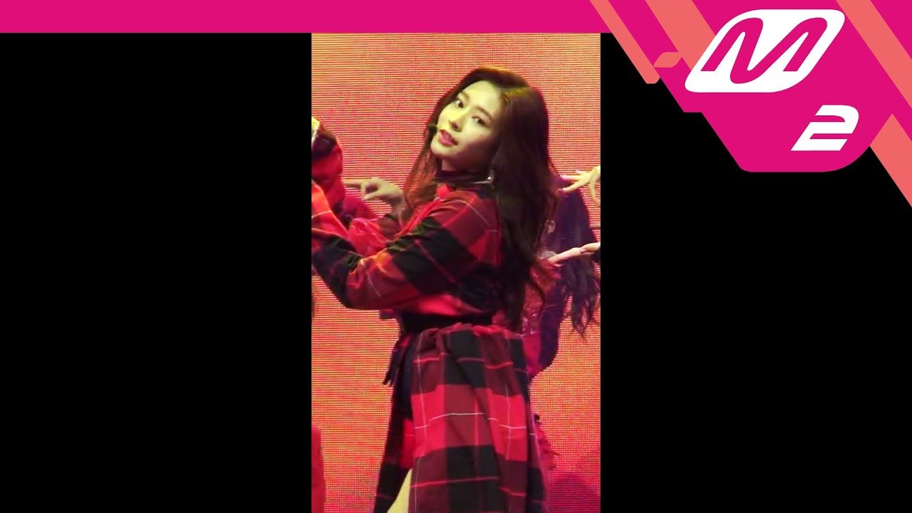 [MPD직캠] 아이즈원 김민주 직캠 '라비앙로즈(La Vie en Rose)' (IZ*ONE Kim Minju FanCam) | @IZ*ONE SHOW-CON