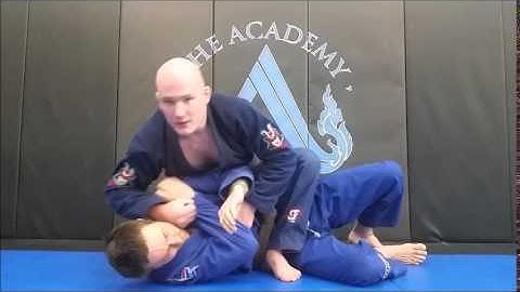 Brandon Bergeron "Technique of the Week" - Armdrag Armbar from Mount
