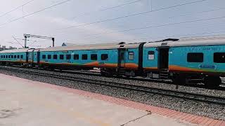 22354 | SMVT Bengaluru - Patna Humsafar Express | Loco GZB WAP7