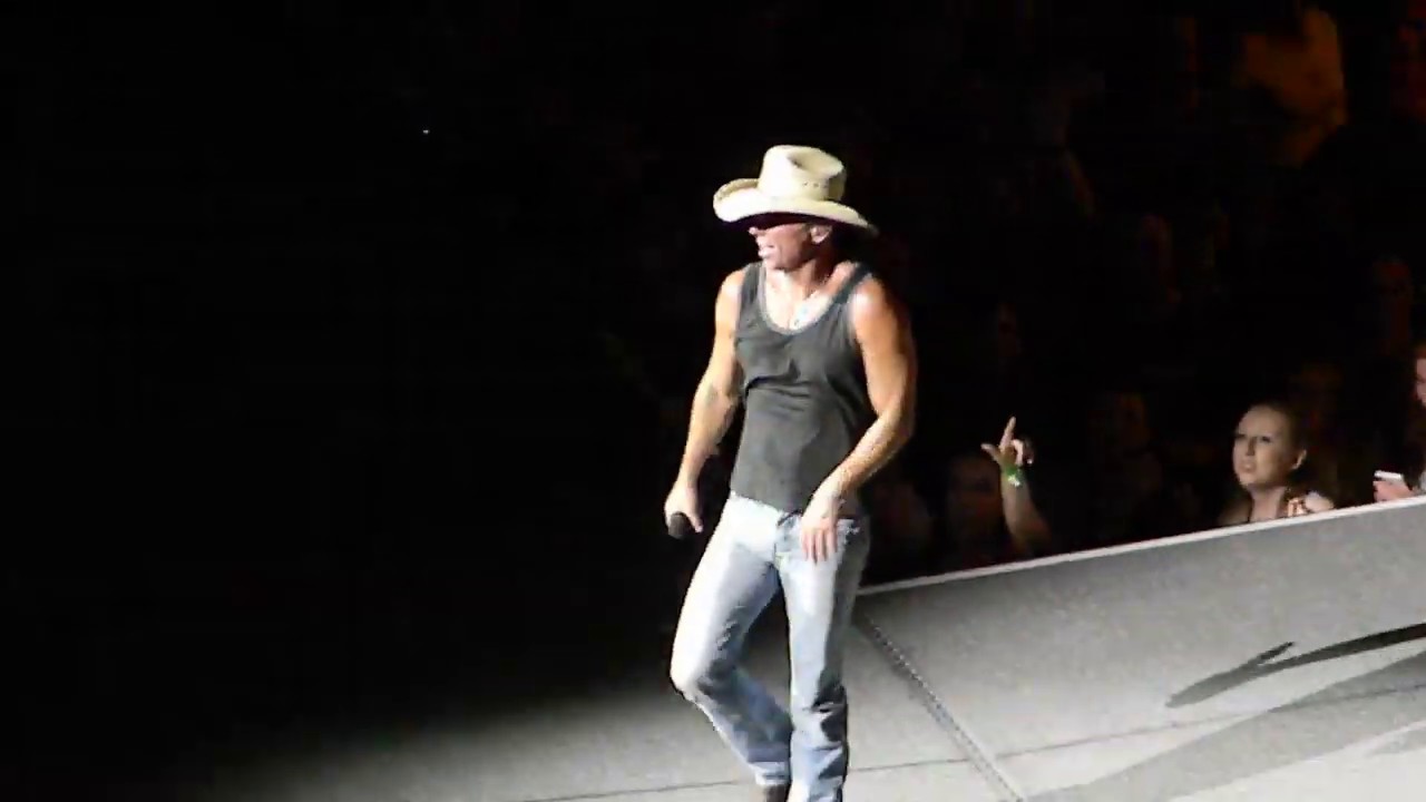 kenny chesney tour grand rapids