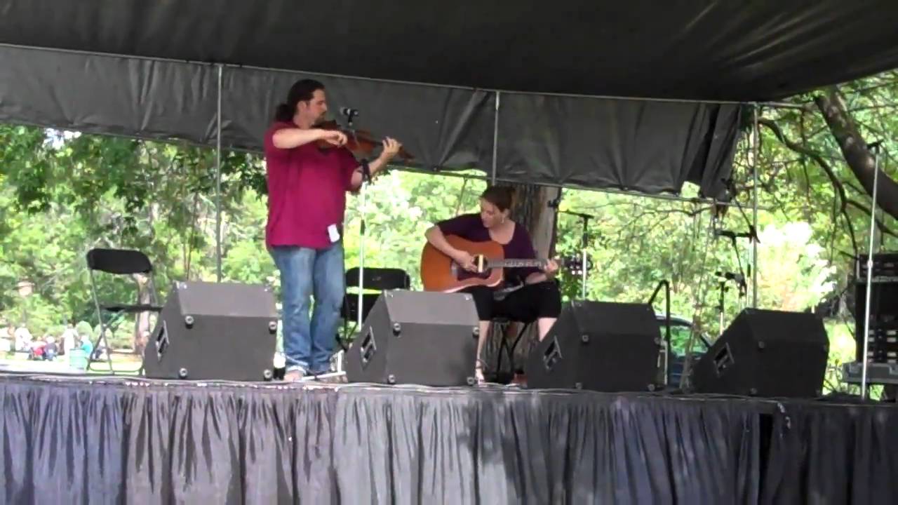 Dennis Stroughmatt et l'Esprit Creole, fiddle tune by Charlie Pashia