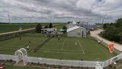 How an Iowa farmer made a replica of Wimbledon's c...