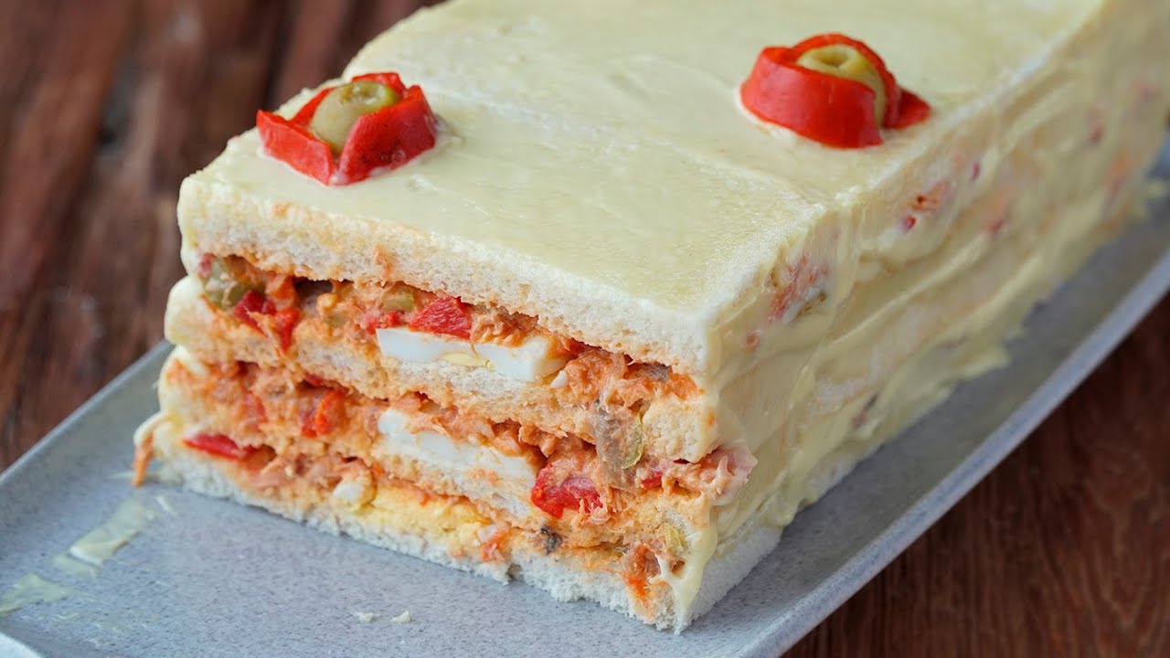 Pastel frío de atún con pan de molde
