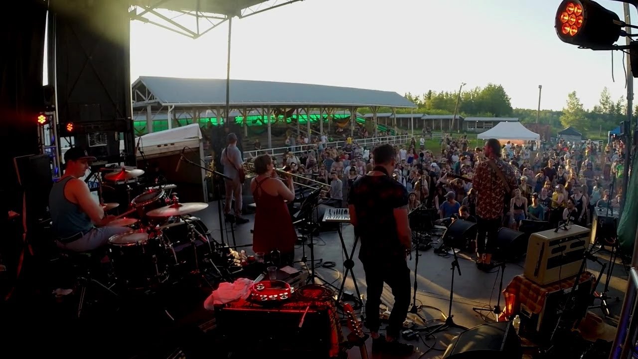 Weak Size Fish - Sail The Sea (Live at Folly Fest 2017)