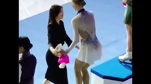 김연아 YUNA Queen Legend  시상식 직켐