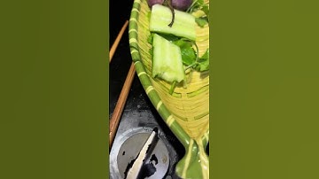 thịt luộc chấm mắm cá cơm ăn cùng cà pháo ngon lắm MN ơi.