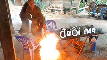 Kỳ lạ lễ cúng xua đuổi ma của người Mông - Thú vị và đáng sợ phải cháy quần ma mới chạy