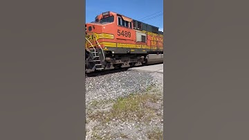 NS Intermodal with BNSF Power