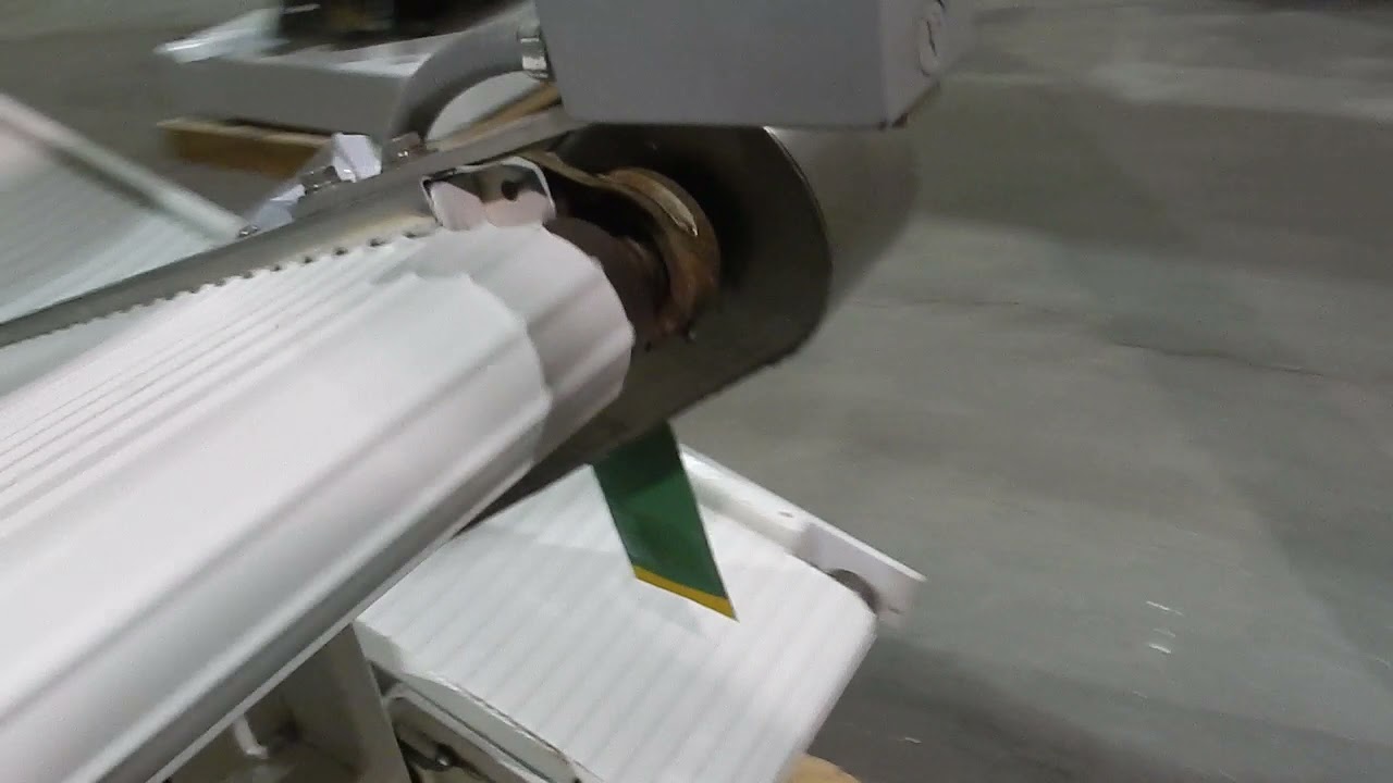 Takeaway conveyor by High Performance Packaging