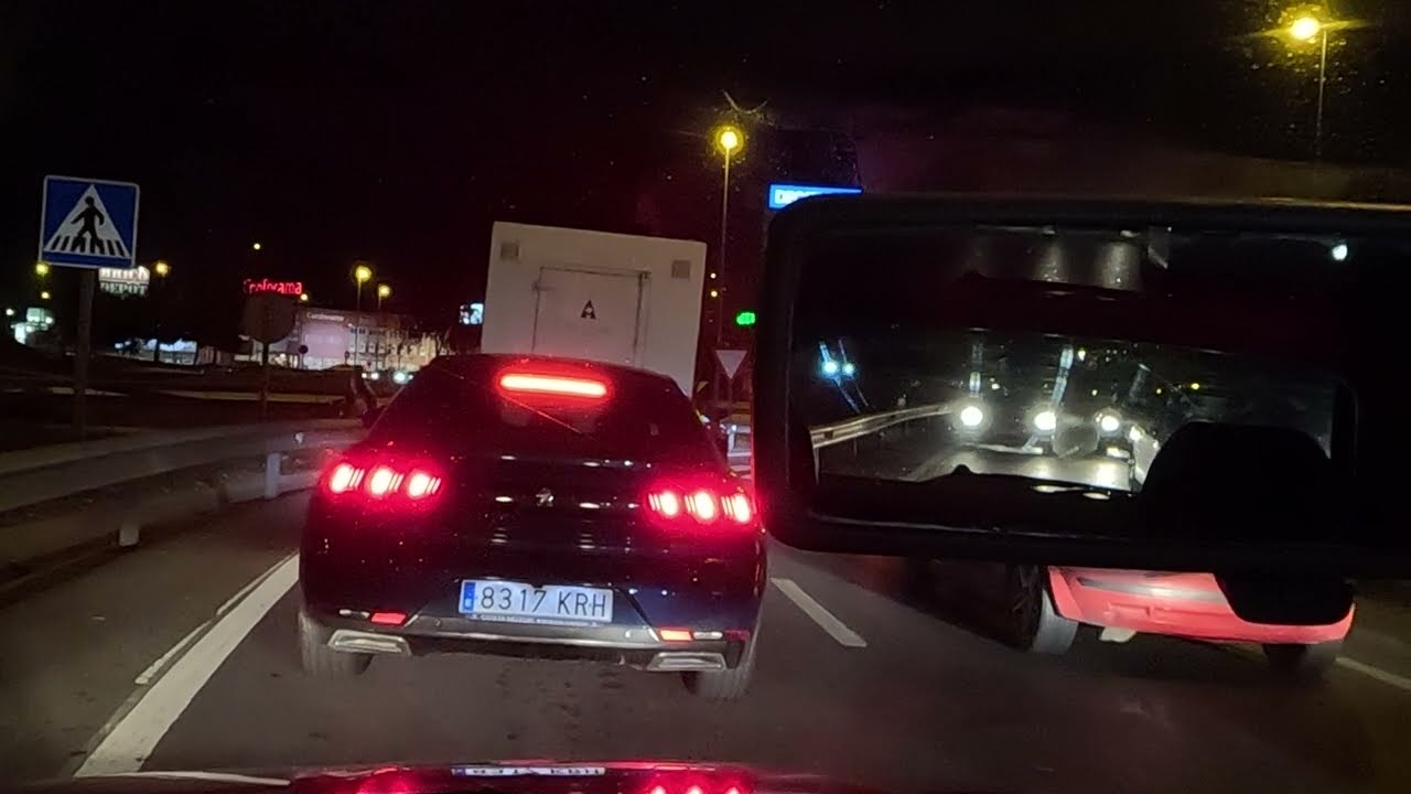 7 DICIEMBRE 2023 J Road movie ruta nocturna Granada TODOLUZ parque Granaita Kinépolis Kiwoko 2