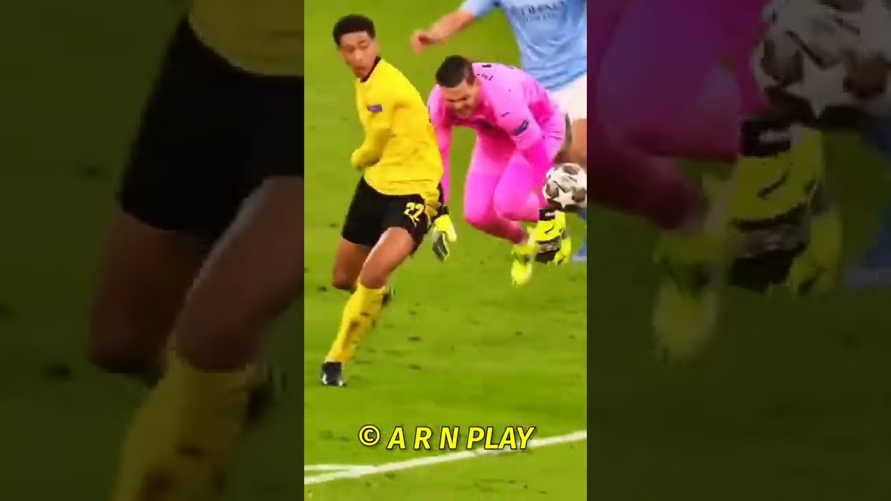 Biased Referee 😡🤬