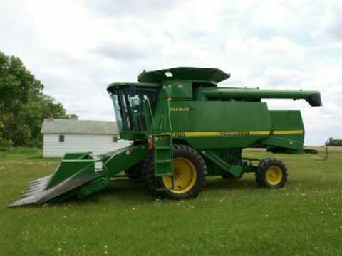 JD 9510 Combine