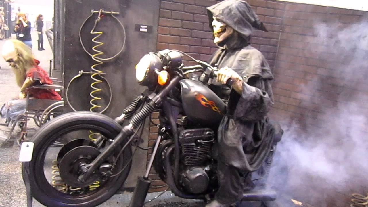 O MOTOQUEIRO FANTASMA ? Motos equipadas com o nosso modelo Deluxe. Curta  com a gente este Halloween, feliz dia das bru… - Peça Mentor