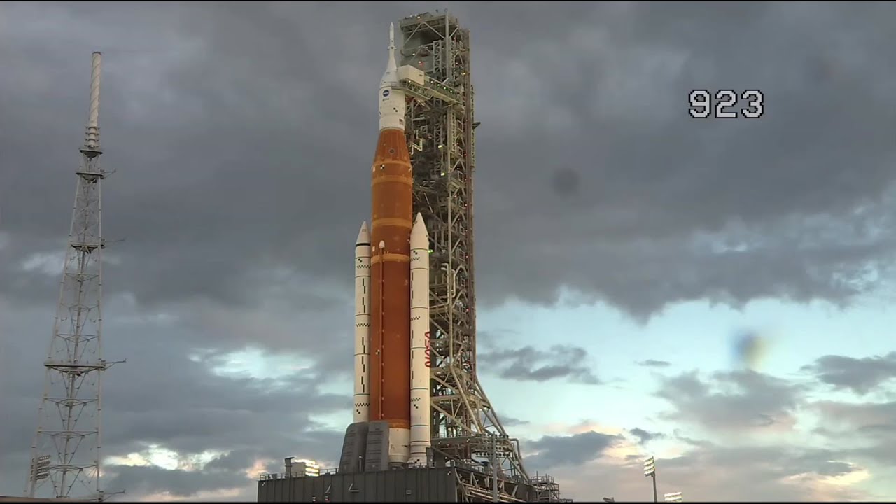 Artemis 1 moon rocket tanking test underway, lightning a concern - YouTube