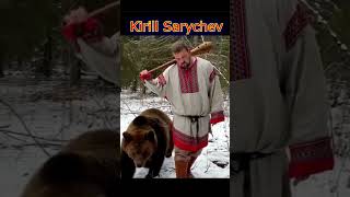 Download Lagu Shock! Crazy Russian strongman walks with a bear in Moscow MP3