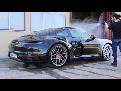 porsche-911-992-carrera-4s-maintenance-wash