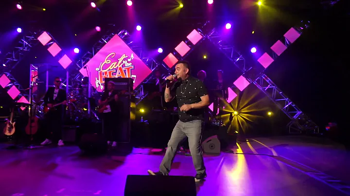Chris Kirkpatrick From Nsync Preforms Shiny Teeth ...