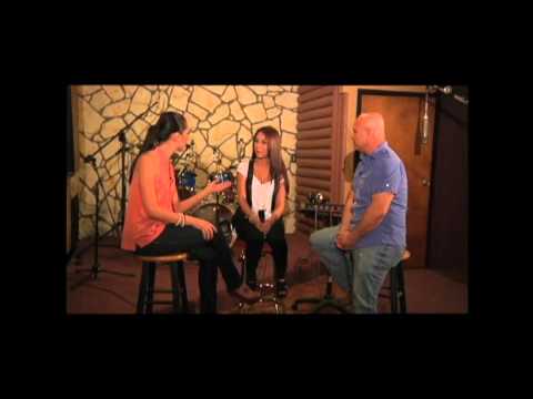 LATINOS UNPLUGGED SHOW # 2 Belinda Gomez 2da Parte...