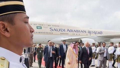 Saudi King visits Indonesia, packs more than 500 tons of luggage