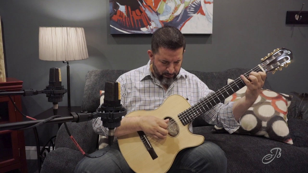 Luis Diaz playing Buscarino Starlight Nylon Unplugged  "Un dia de Noviembre"