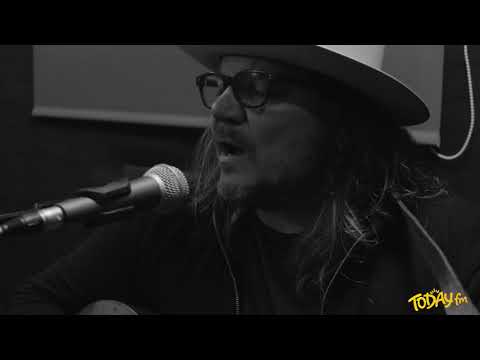 Video: Jeff Tweedy Nettovärde: Wiki, Gift, Familj, Bröllop, Lön, Syskon