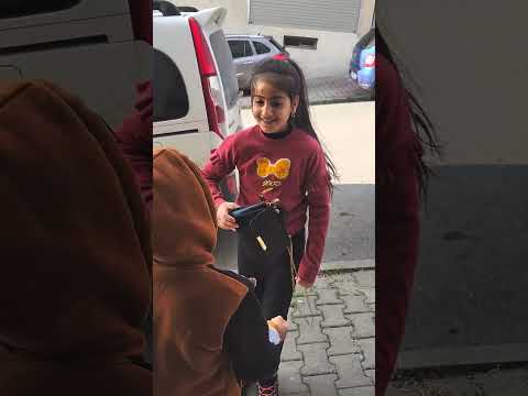 هو عطني الشنتاي لحالو ههههه 