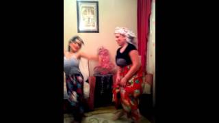 Mimiklerin Şalvar Şovu