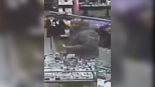 Commercial Robbery 1204 Chestnut St DC 17 06 003942