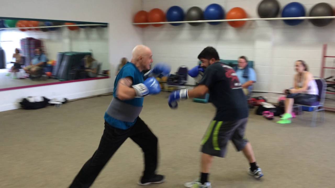 Boxing 71year old dominates a boxer who is 45 years his junior! YouTube