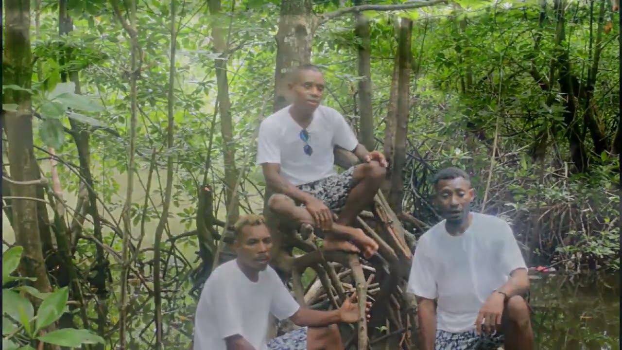 EYE NACIRE BHS KAWERA DERIA GROUP