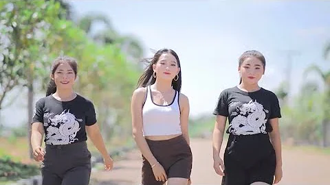 lam hlub ua si - pahoua thao teaser New song comin...