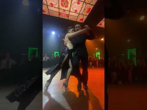 Daniela Barría & Lautaro ¨Peyrelongue Mensaje¨