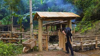 Download Lagu Life in the wild. Hunting wild boars, making smoked pork, and celebrating Christmas. MP3