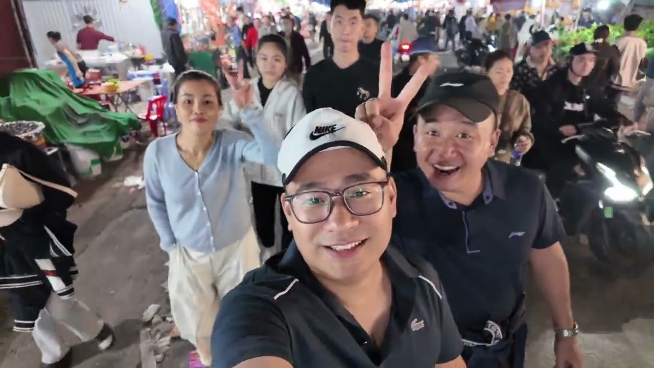 Đầu năm đi lễ chợ viềng nam định - Gặp ido #haisapatv bán thắng cố ngựa