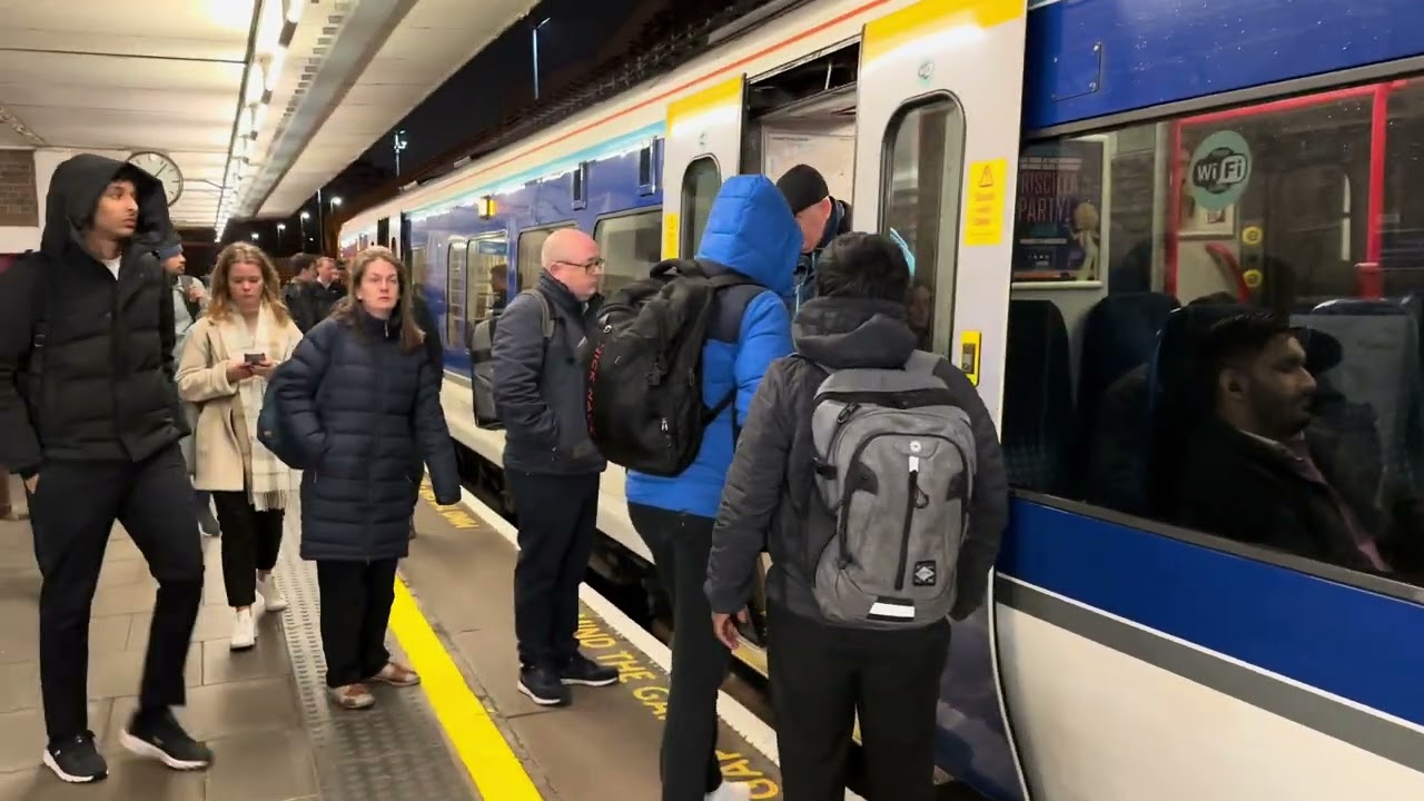 Riding on a Chiltern Railways British Rail Class 168 DMU Bombardier Turbostar
