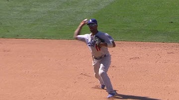 LAD@SD: Rollins collects deflection to retire Upton
