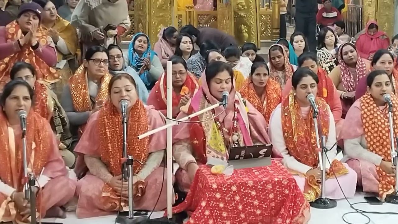 😭🙏 इस भजन को सुनते ही बरसाना याद आने लगा🙏😭#trending #viral #youtube #radha  #vrindavan #viralvideo🌹