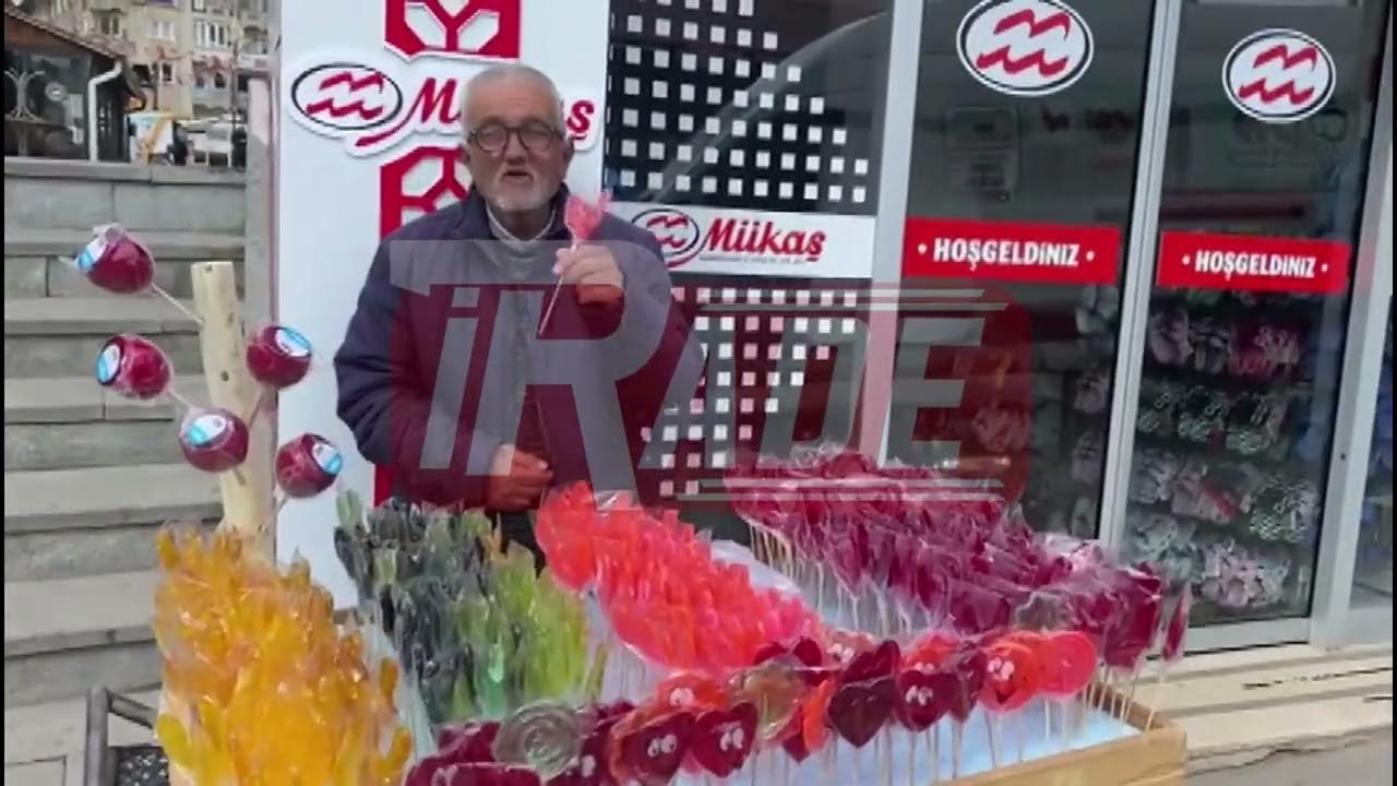 Sivaslı Esnaf 'Horoz Şekeri'ni Horoz Sesiyle Satıyor!