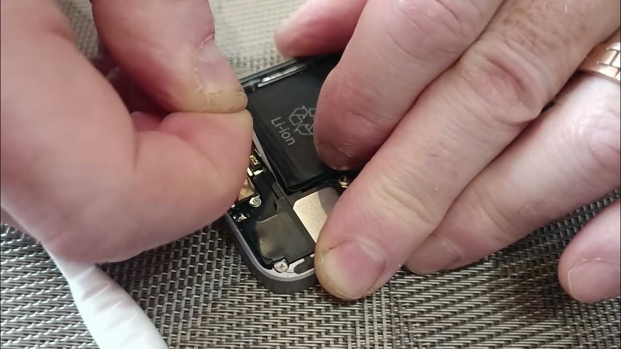 Замена аккумулятора IPhone SE - YouTube