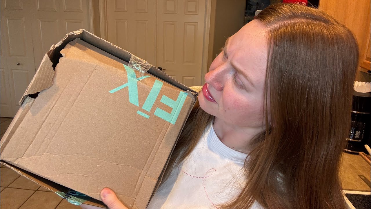 Помогите мне определиться! Какая юбка победит? | Распаковка Stitch Fix 🖤🤍 Коробка полностью в чер...