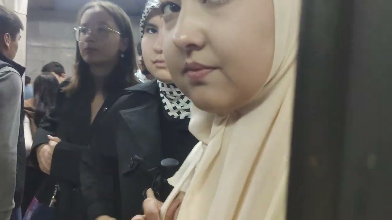 Ташкентское метро.Чиланзарская линия.Вечерний час пик.Состав(81-718-714)Сапсан.Амира Темура-Чинар