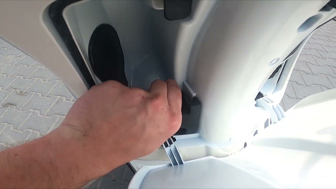 Where Is USB Port In Vespa Primavera 2017 Now How To Find USB where-is-usb-port-in-vespa-primavera-2017-now-how-to-find-usb