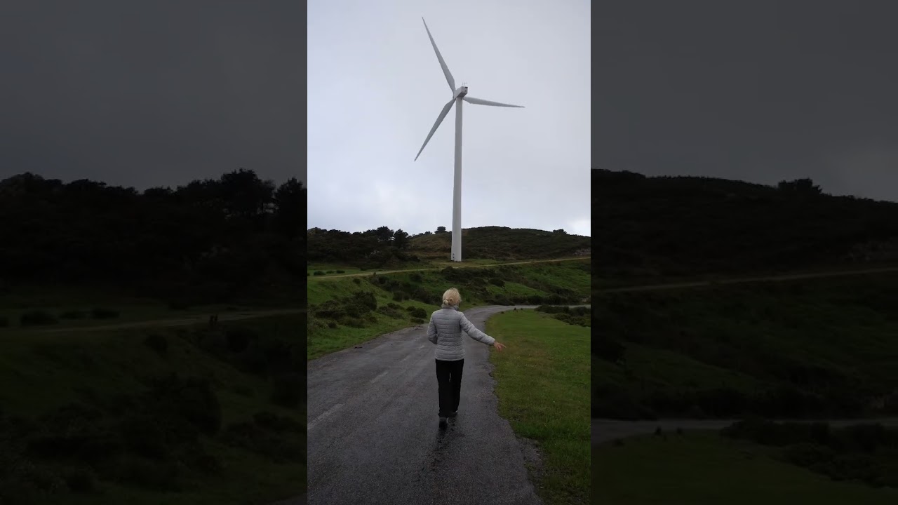 Visitando un parque eólico cerca de Soto de Luiña, Asturias #asturias #asturiasparaisonatural